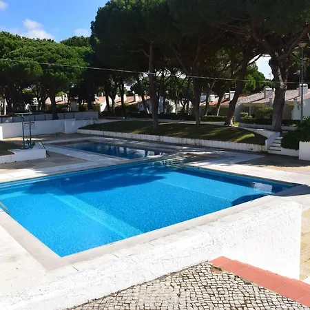 Appartement Comfortable In With Shared Pool